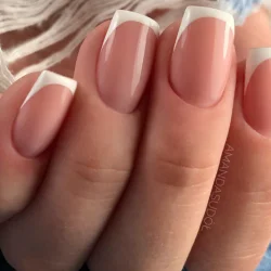 Mastering_the_French_Manicure_Timeless_Elegance_with_Gel_Nails